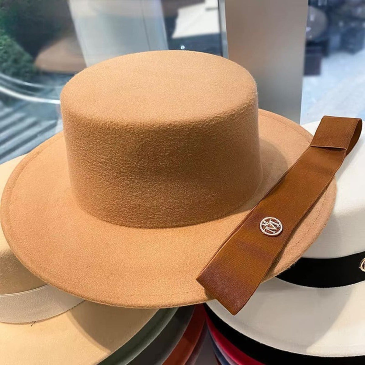 Le Comptoir du Chapeau Fedora Feutre Flat Top Grand Bord